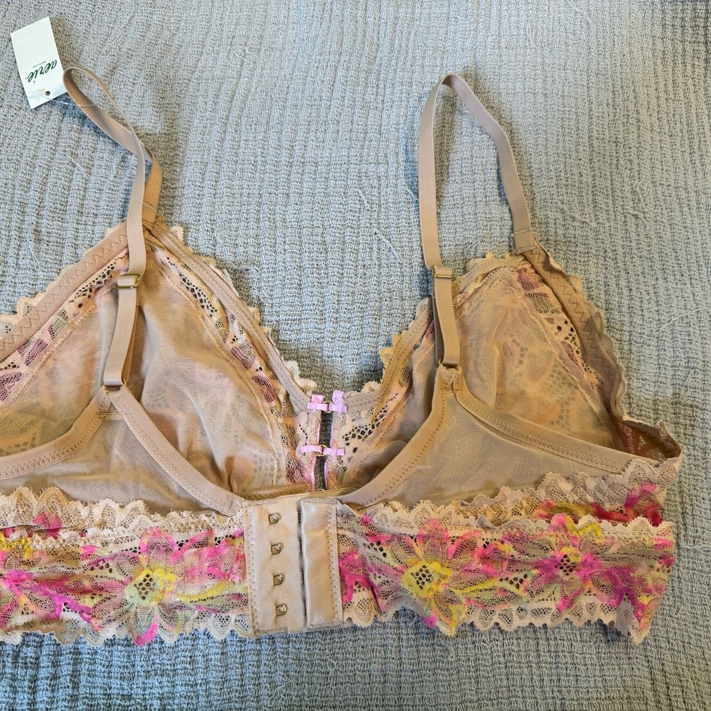 NWT, Aerie bralette, beautiful watercolor looking lace , size large. - Picture 4 of 7
